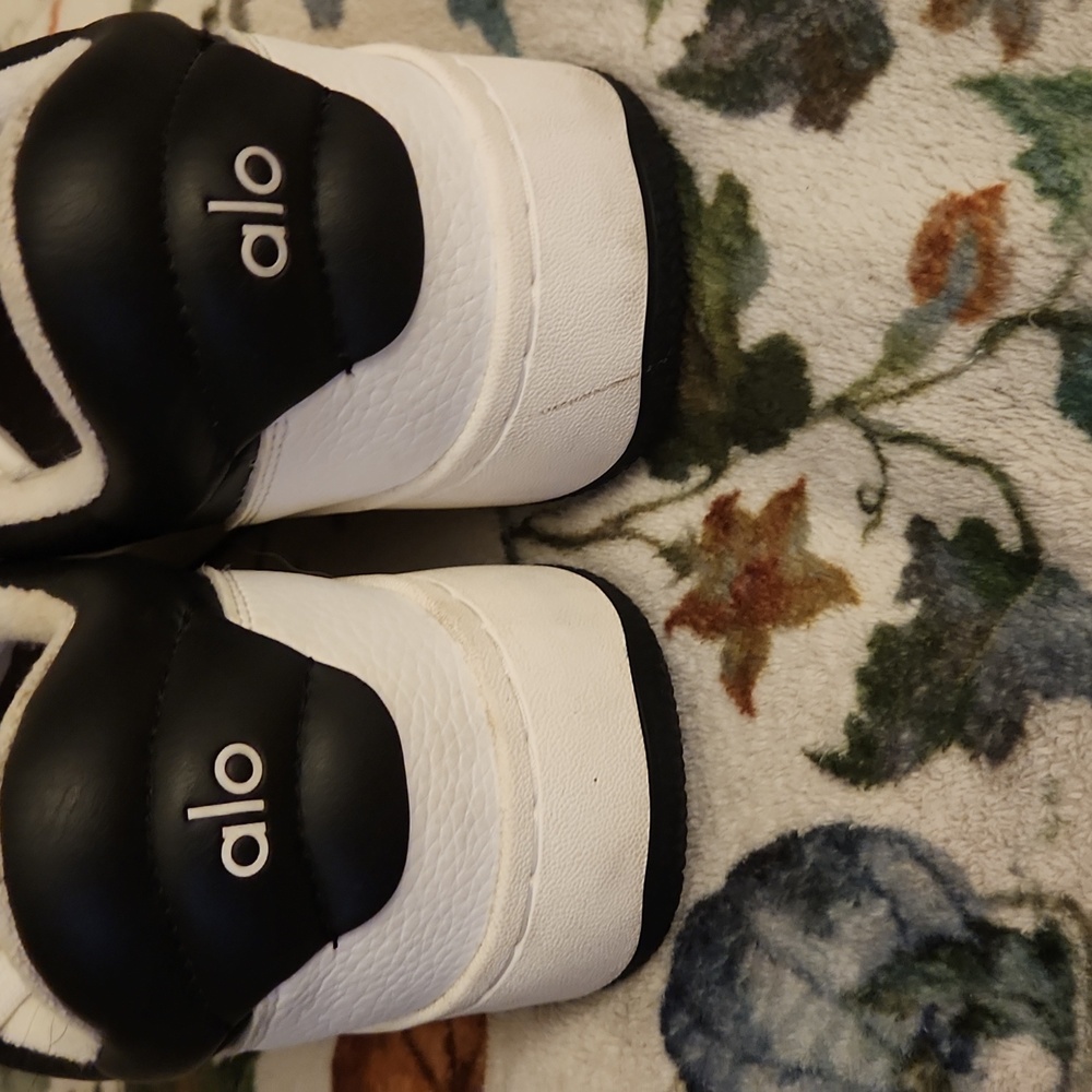 ALO Yoga Black and White Sneakers - Picture 2 of 5